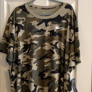 Nike T-shirt size 4XL